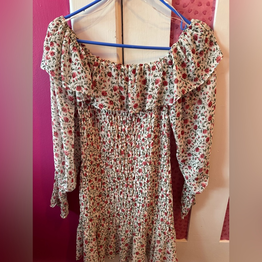 Form fitting dress - Picture 2 of 3